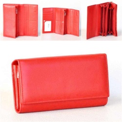 Дамско портмоне от естествена кожа с много отделения за карти, магтинто закопчаване, червено