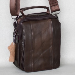 Кафява мъжка чанта от естествена кожа за колан, в ръка и през рамо с капак