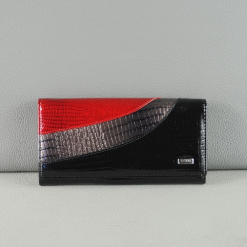 Дамско портмоне от естествена кожа лачено черно, сиво и червено