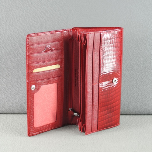 Дамско портмоне от естествена кожа червено с външен монетник кроко ефект