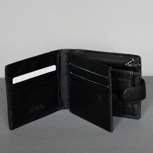 Мъжки портфейл от естествена кожа със закопчаване, отделения за карти черен