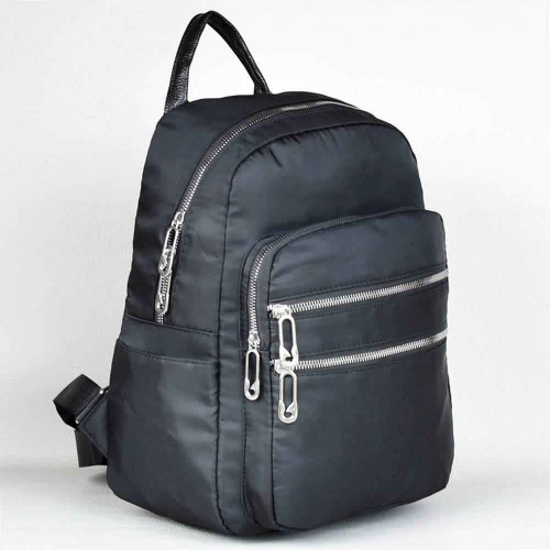 Дамска раница от здрав промазан плат, голяма, с ефектни ципове, черна