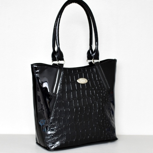 Българска черна лачена дамска чанта от еко кожа за под мишница с кроко ефект