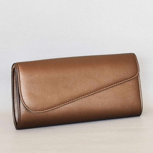 Клъч, тип плик-официална дамска чанта, българска