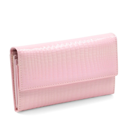 Дамско портмоне от естествена кожа лачено с кроко ефект розово
