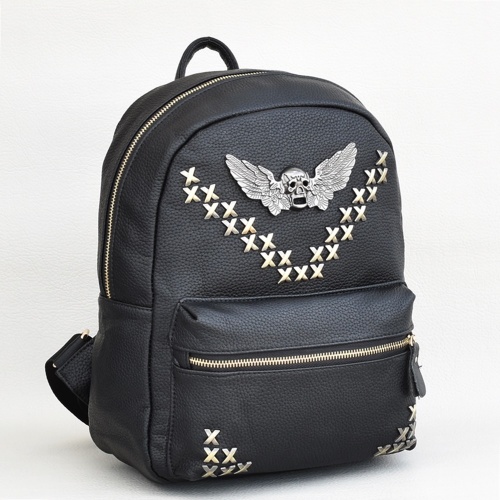 Дамска раница от висококачествена еко кожа, с череп и метални елементи