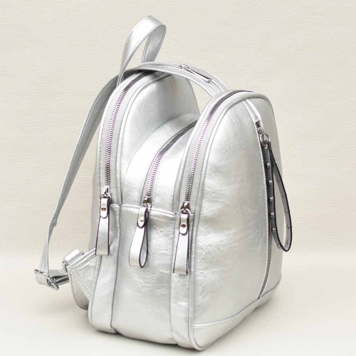 Дамска раница от висококачествена еко кожа, с три отделения, нов модел, сребърна