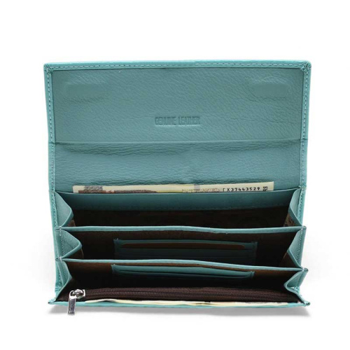 Дамско портмоне от естествена кожа лачено с кроко ефект резедаво