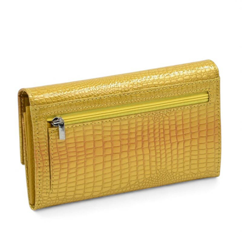 Дамско портмоне от естествена кожа лачено с кроко ефект жълто