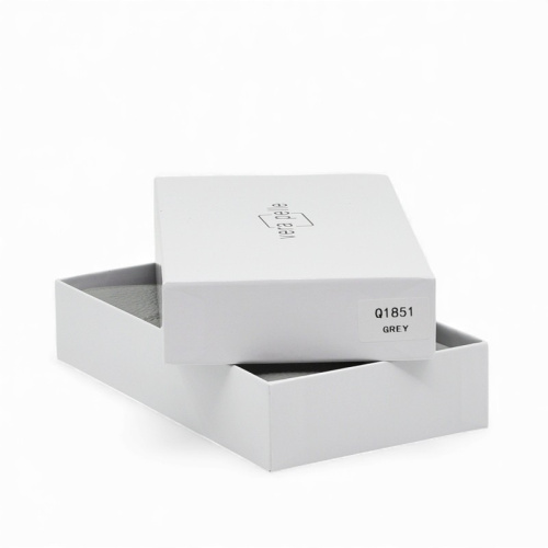 Дамско портмоне от естествена кожа много отделения за карти изчистен модел сиво