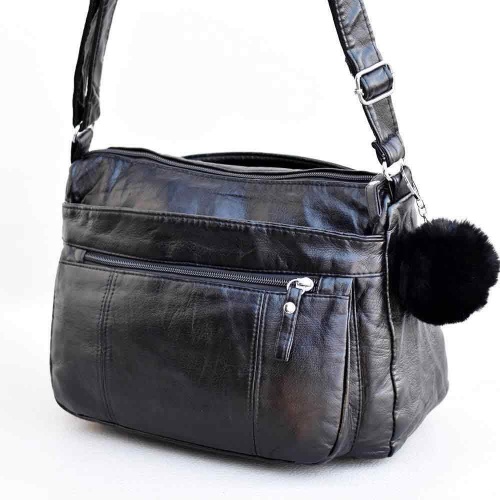 Дамска чанта от мека варена еко кожа, с много джобчета, черна, + ПОДАРЪК висулка