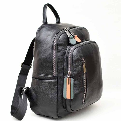 Дамска раница/чанта от еко кожа, с удобно вътрешно разпределение, класически модел, черна