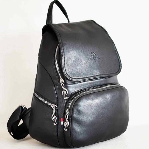 Дамска кожена раница с капак от еко кожа, с практично разпределение, черна