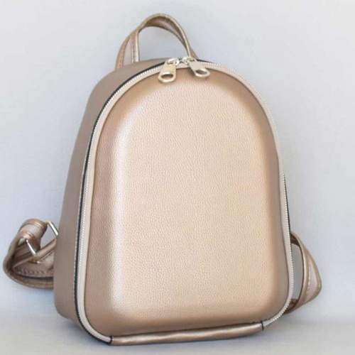 Дамска раница от еко кожа твърда с изчистен дизайн, златна