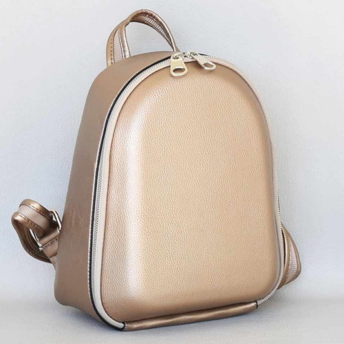 Дамска раница от еко кожа твърда с изчистен дизайн, златна